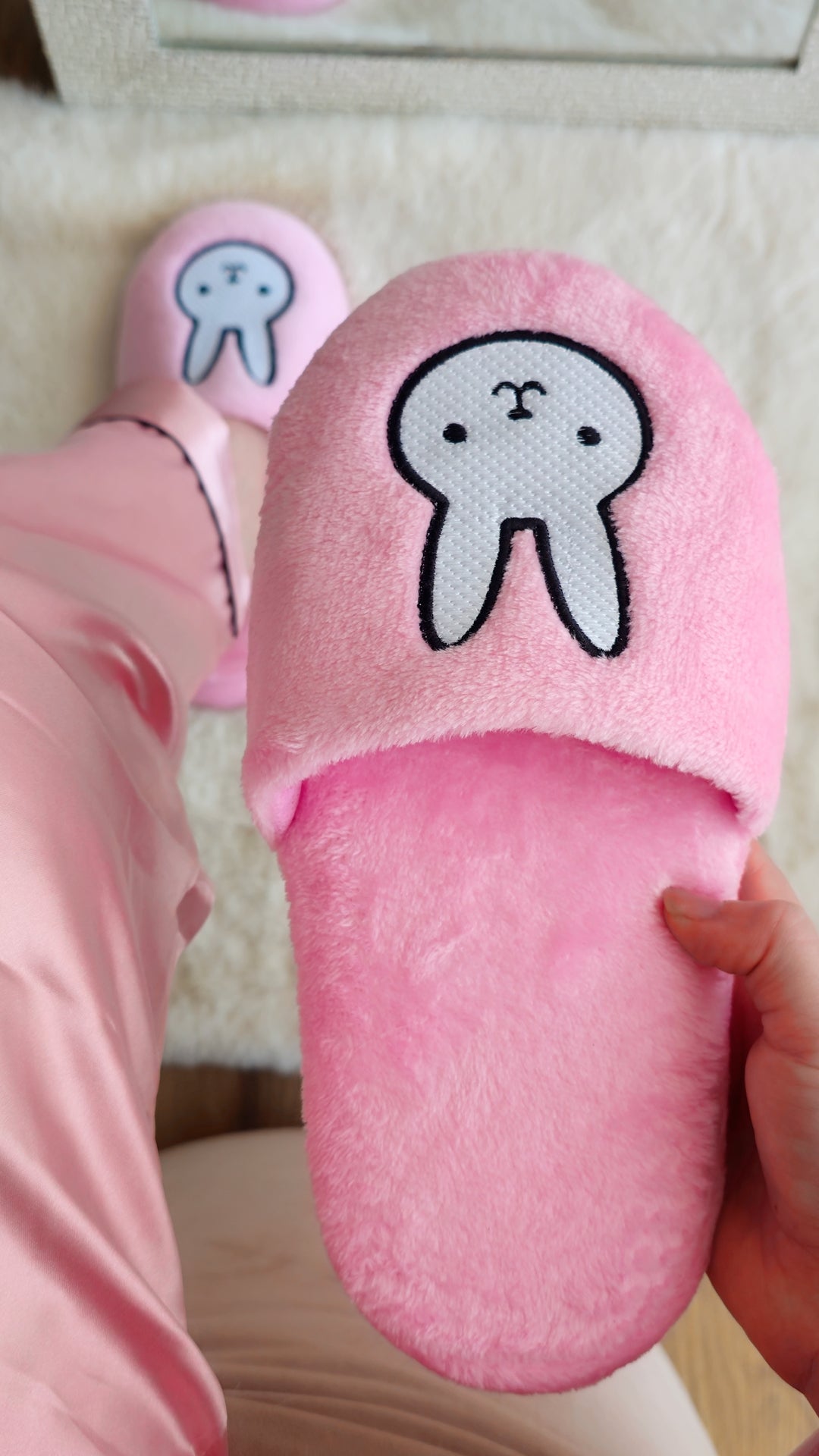 Pantuflas del Hogar Lymalimoon Conejo Peluche Rosa y Negro