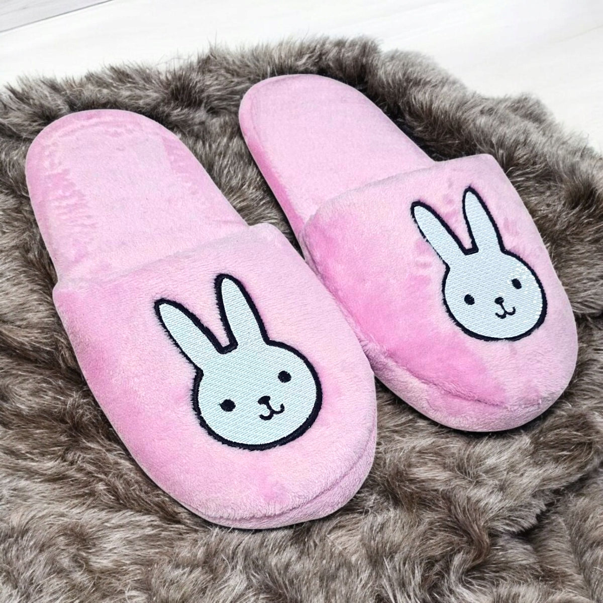 Pantuflas del Hogar Lymalimoon Conejo Peluche Rosa y Negro