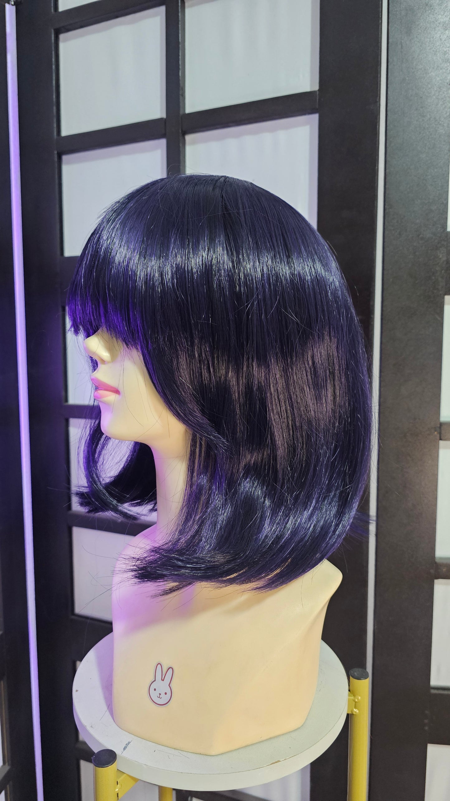 Peluca Morado Purpura Negro Corte BOB Cabello Liso y Fleco