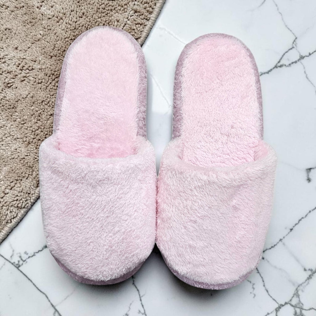 Pantuflas Minimalistas Clásicas de Peluche