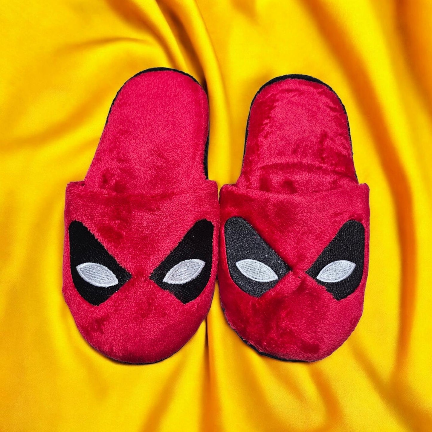 Pantuflas Color Rojo Tematicas de Heroe DPool