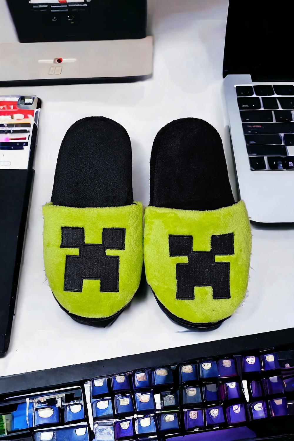 Pantuflas Minecraft Creeper Verdes de Peluche