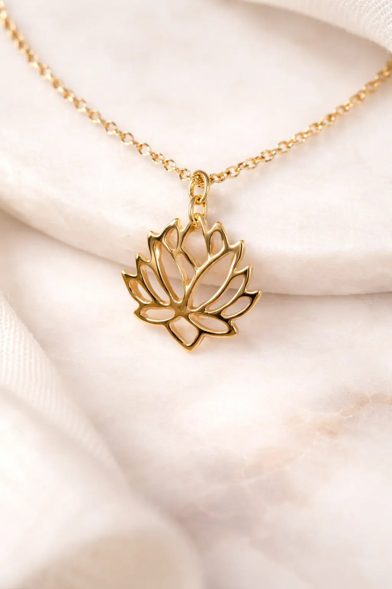 Collar Dorado - Flor de Loto