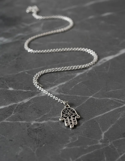 Collar Plateado - Mano Hamsa