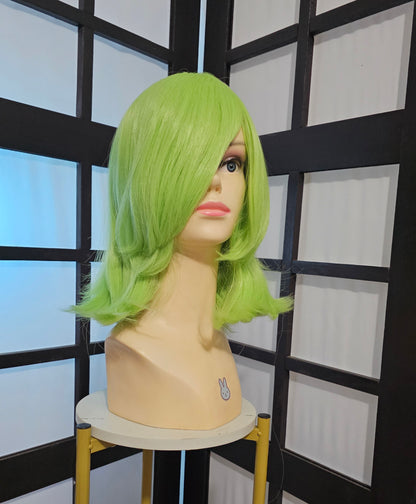 Peluca JOY Verde Limoon Corta con Fleco C.19
