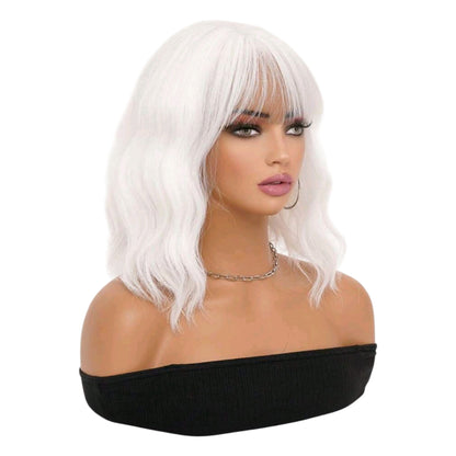 Peluca Blanco Corta Ondulada con Fleco (SHWC)