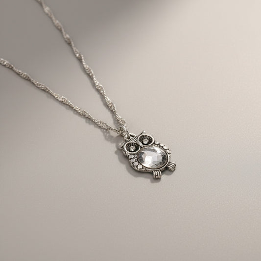 Collar Plateado - Dije Buho Relieve