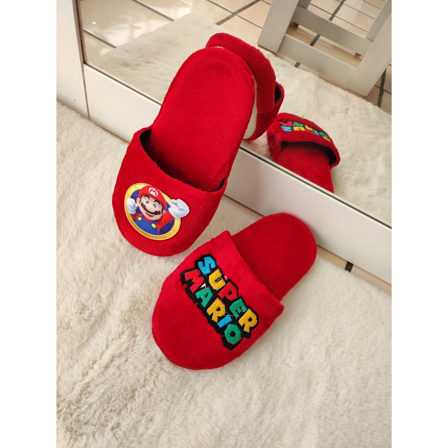 Pantuflas de Super Mario color Rojo Nintendo Geek